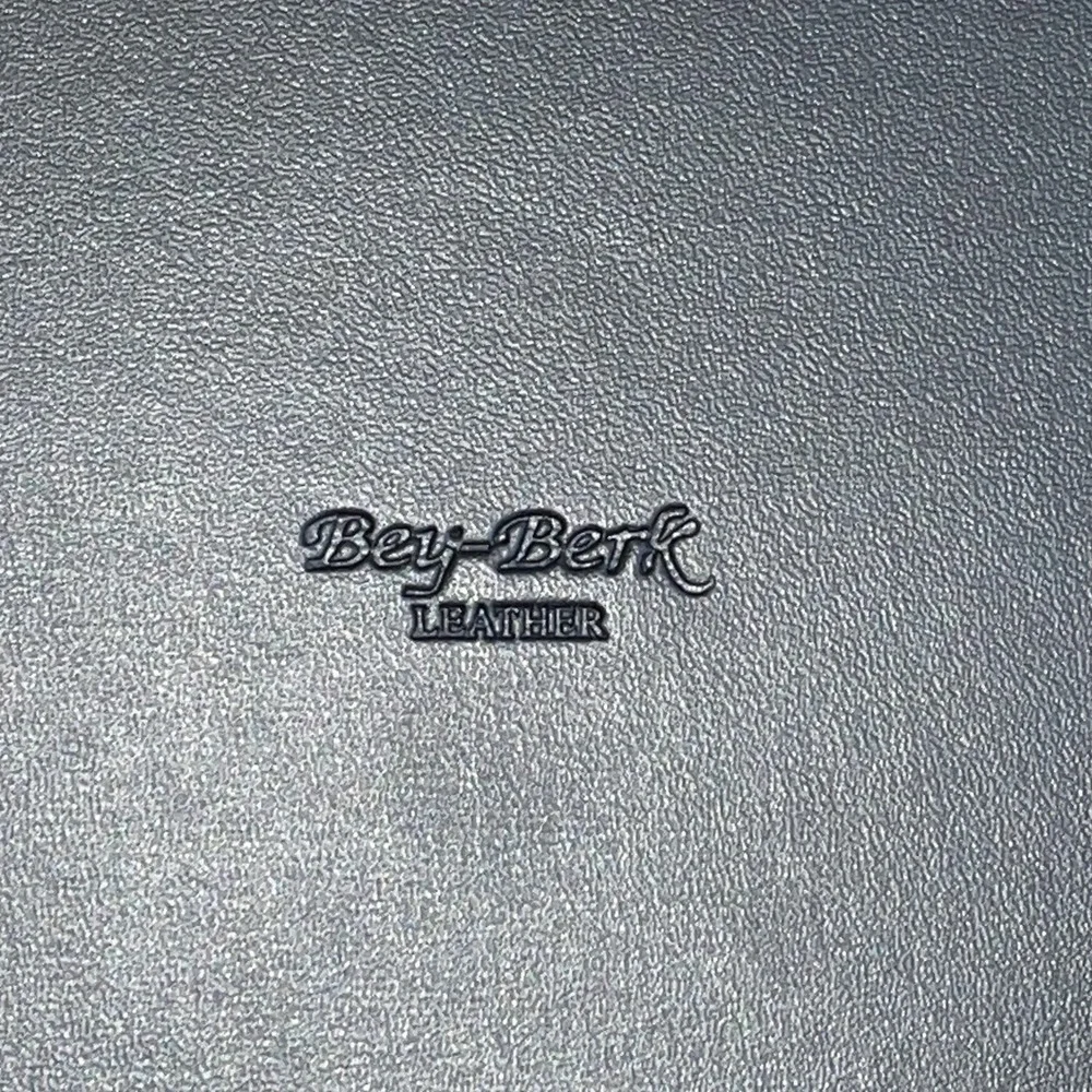 Bey-Berk Black Genuine Leather 3 Watch See Thru Box Locking Clasp Watch Pillows